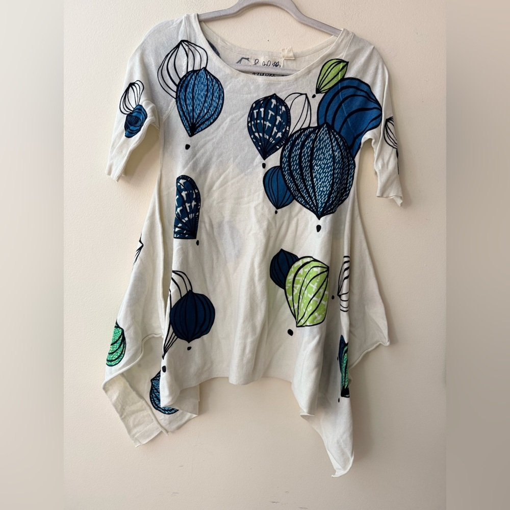 Anthropologie Field and Flower Hot Air Balloon Top, Shark Bite, Soft, size S